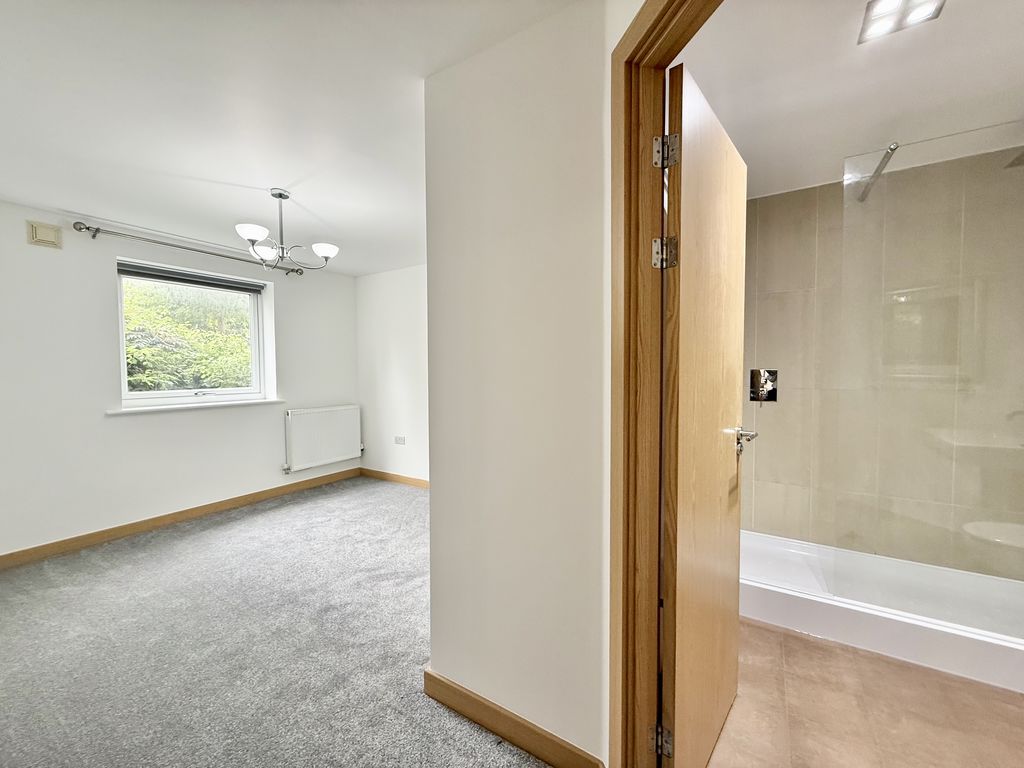 Saxton Close